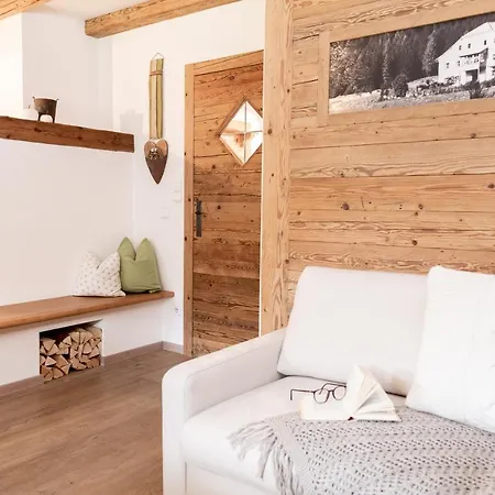 Loefflerhof Farm stay Monguelfo-Tesido / Welsberg-Taisten