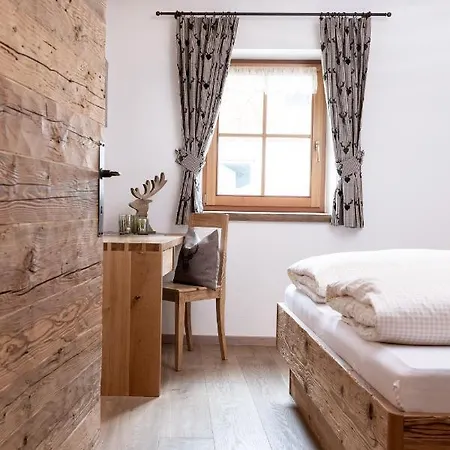 Farm stay Loefflerhof Monguelfo-Tesido / Welsberg-Taisten