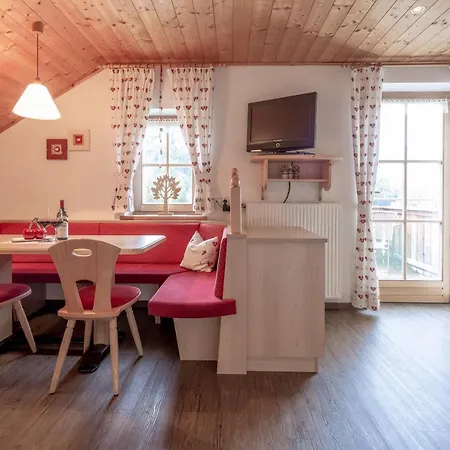 Farm stay Loefflerhof Monguelfo-Tesido / Welsberg-Taisten